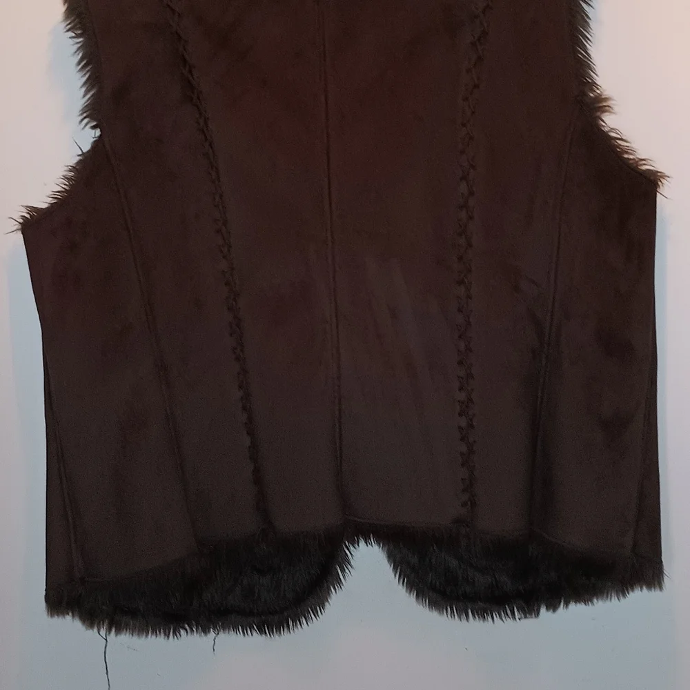 Vest - Picture 3 of 3
